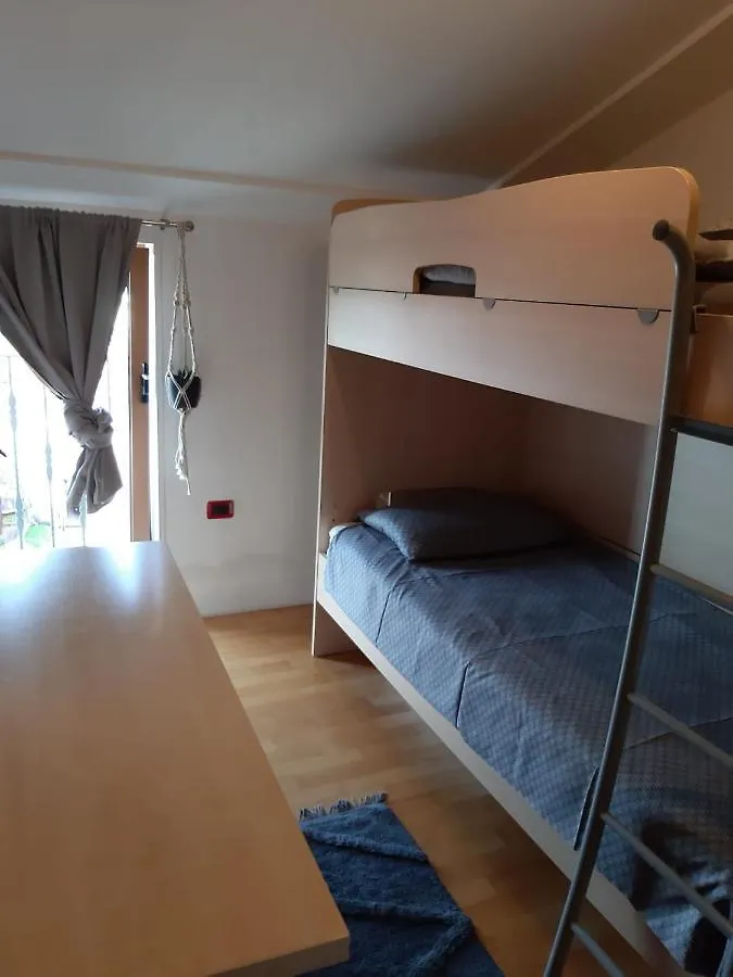 Charming Sunshine Home Pula Apartment